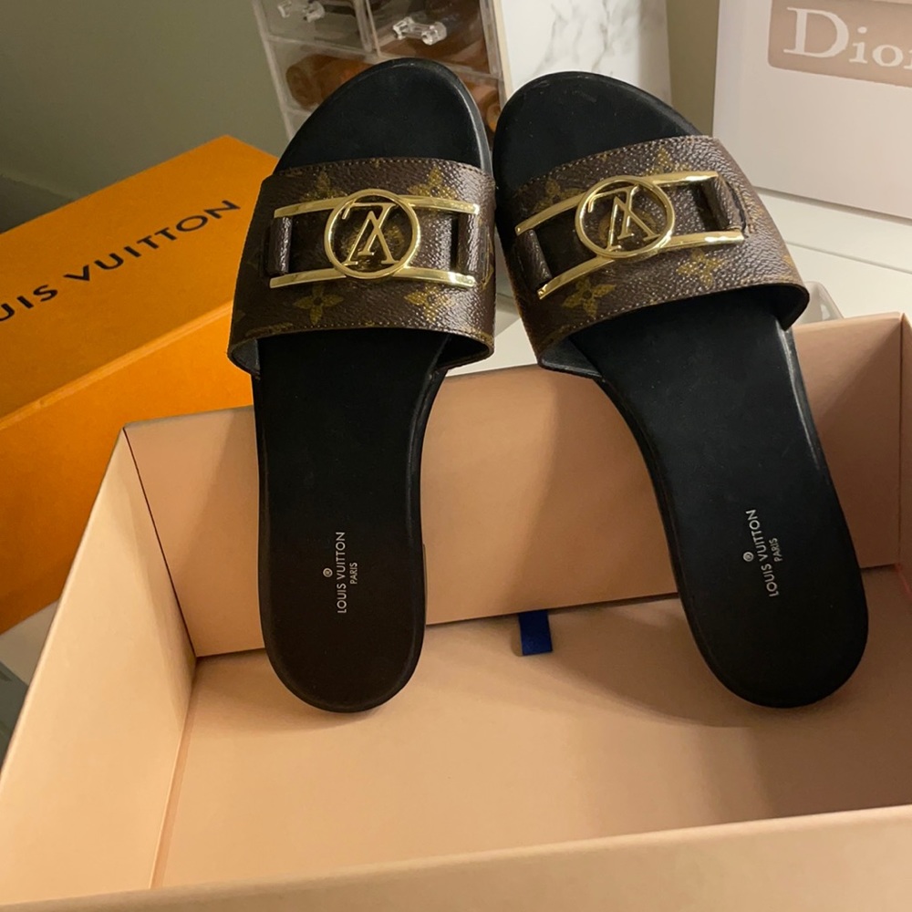 LOUIS VUITTON LOCK IT FLAT MULE